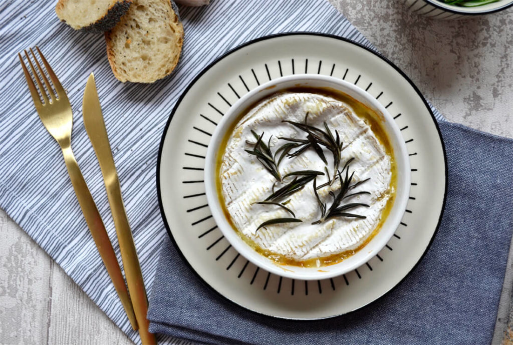 Camembert cuit au four