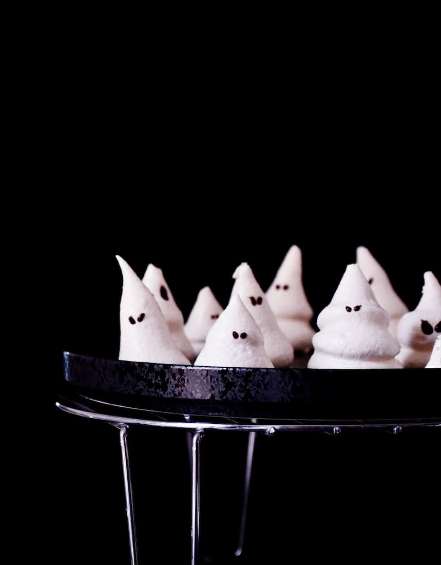Petites meringues fantômes Halloween