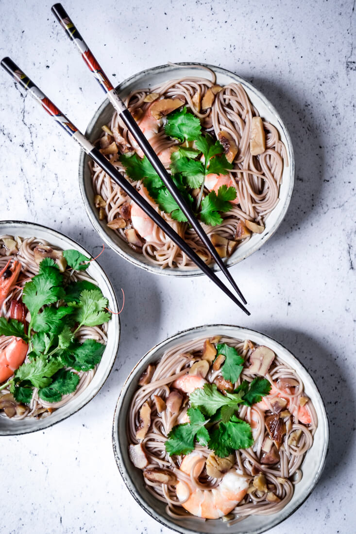 Nouilles soba et bouillon dashi