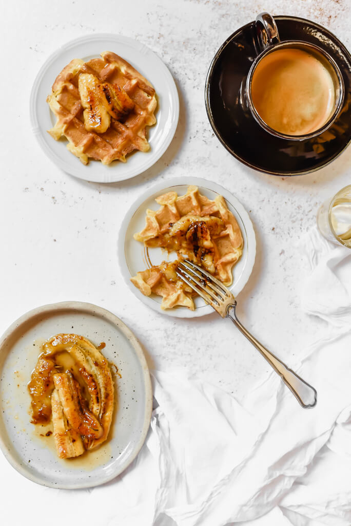 Gaufres et banane caramélisée