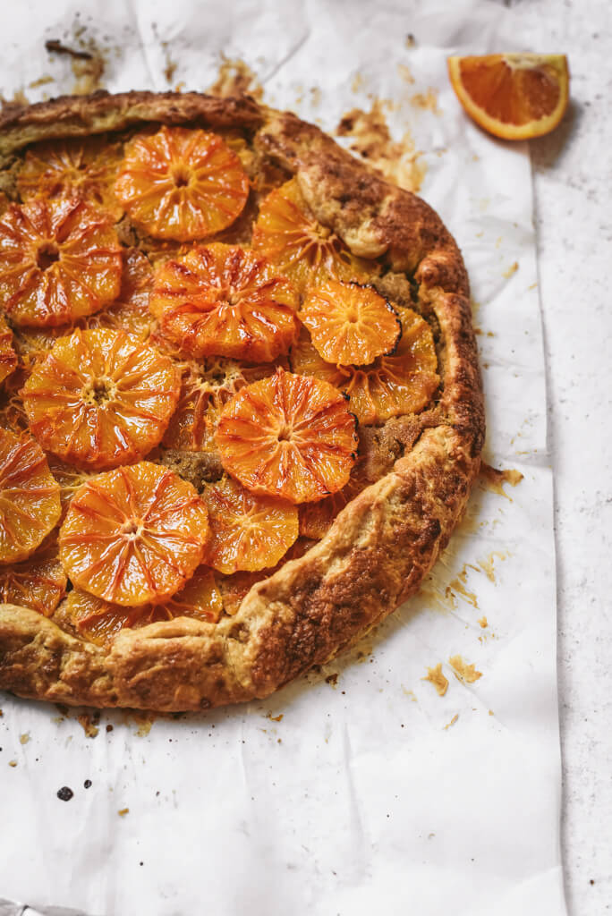Tarte rustique orange sanguine et crème amandine